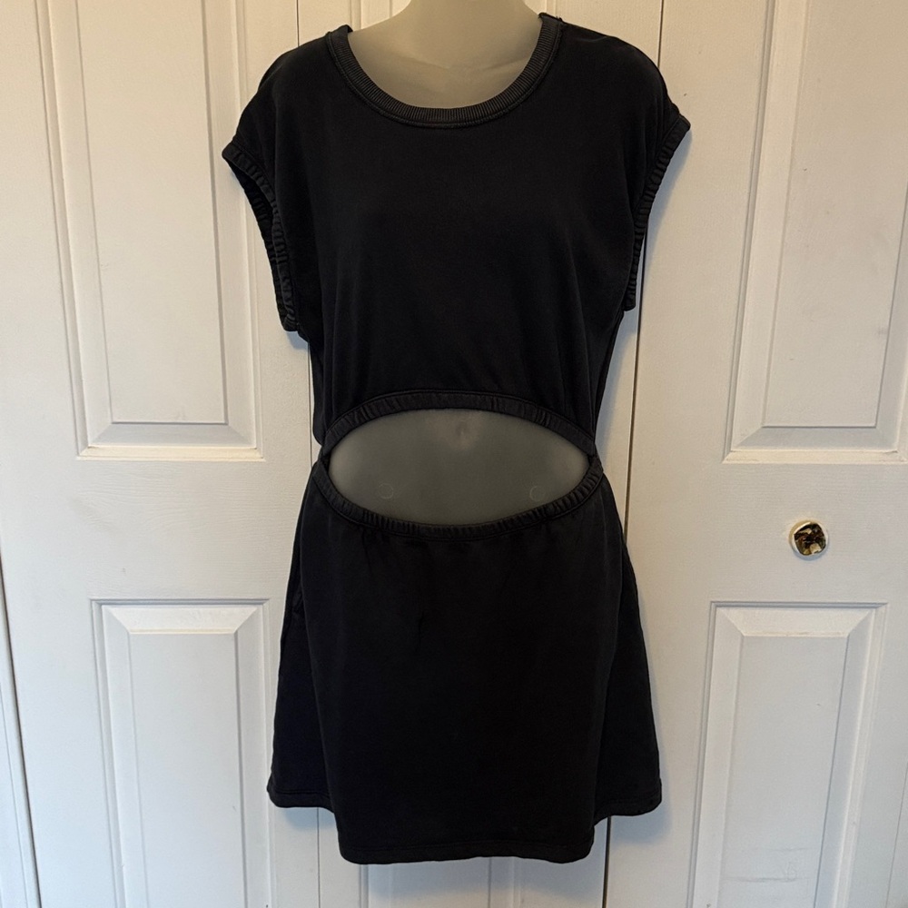 Aerie Offline Sz M black knit cutout dress with pockets GUC B1015